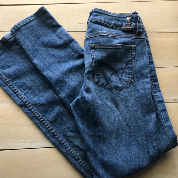 Worn Jeans 👖 Skinny Jeans 👖 - Picture 1 of 4